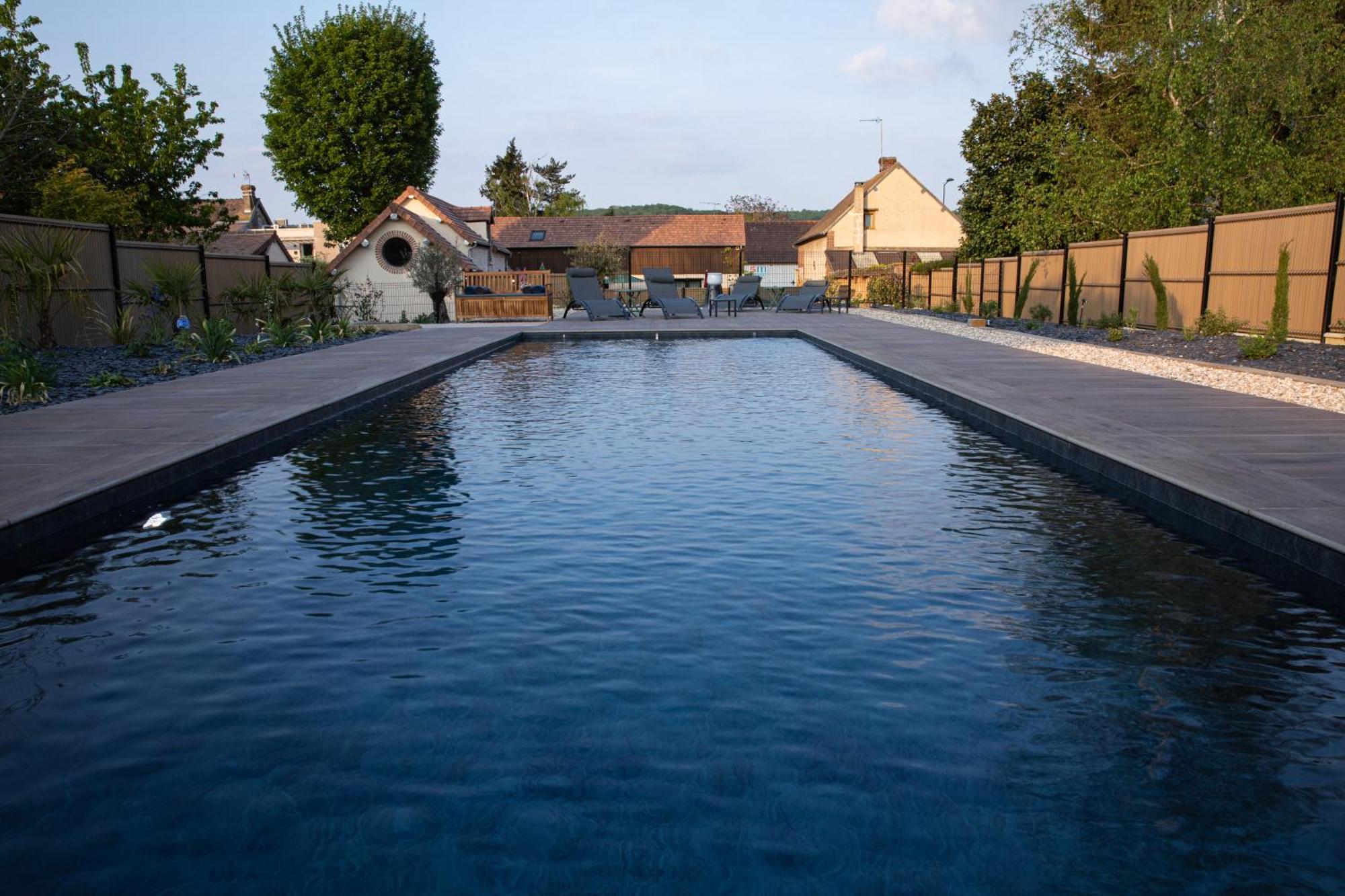 L'Hostellerie D'Acquigny Exterior photo