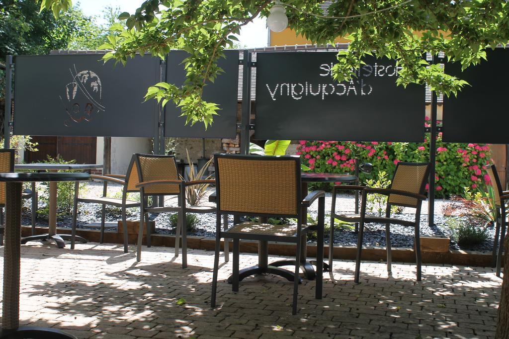 L'Hostellerie D'Acquigny Exterior photo